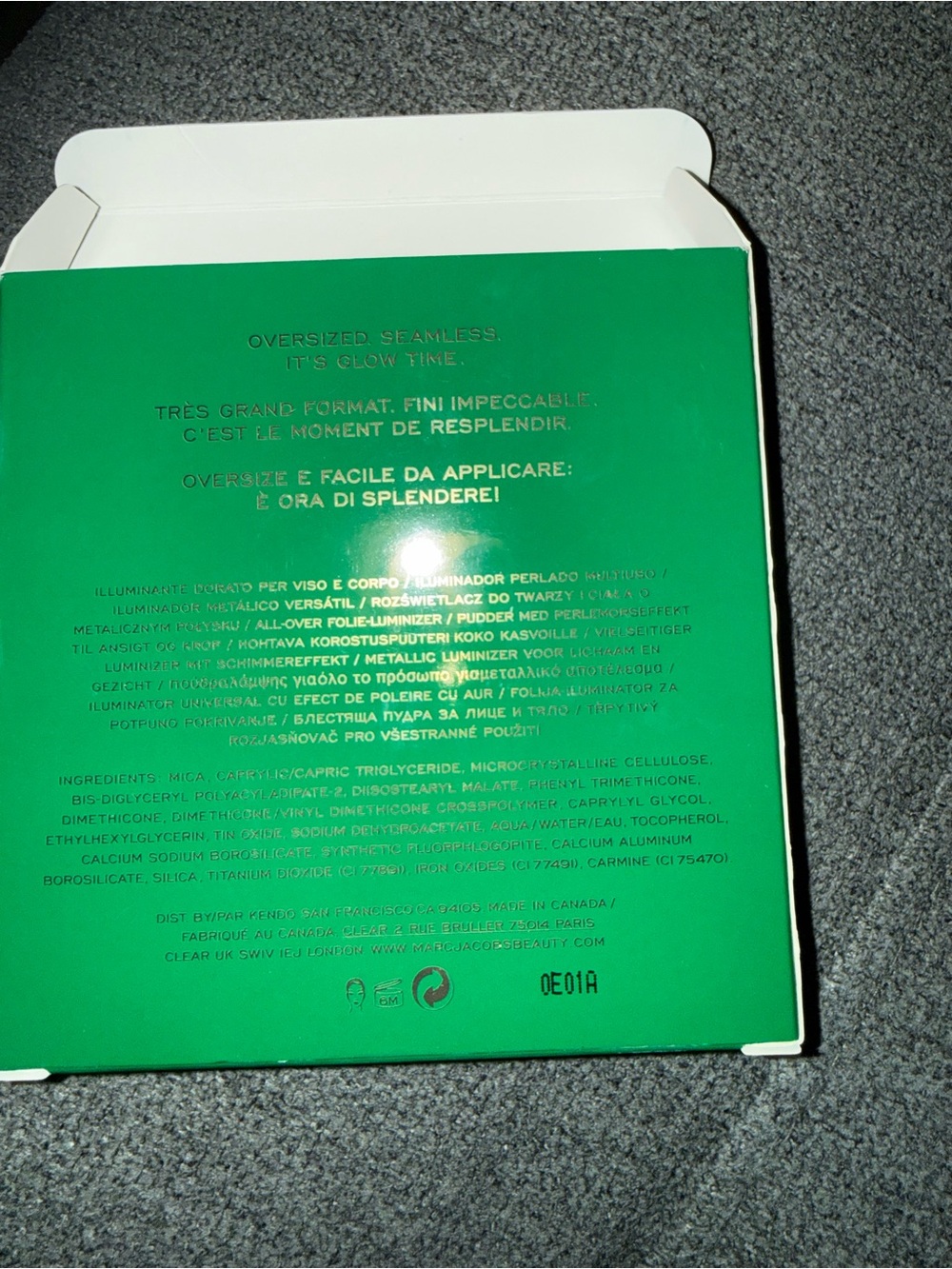 Marc Jacob’s Omega Glaze All over foil luminary - Picture 2 of 6